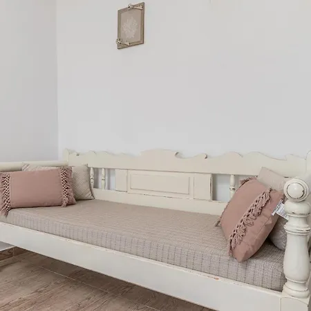 Arhontiko Otel 2*